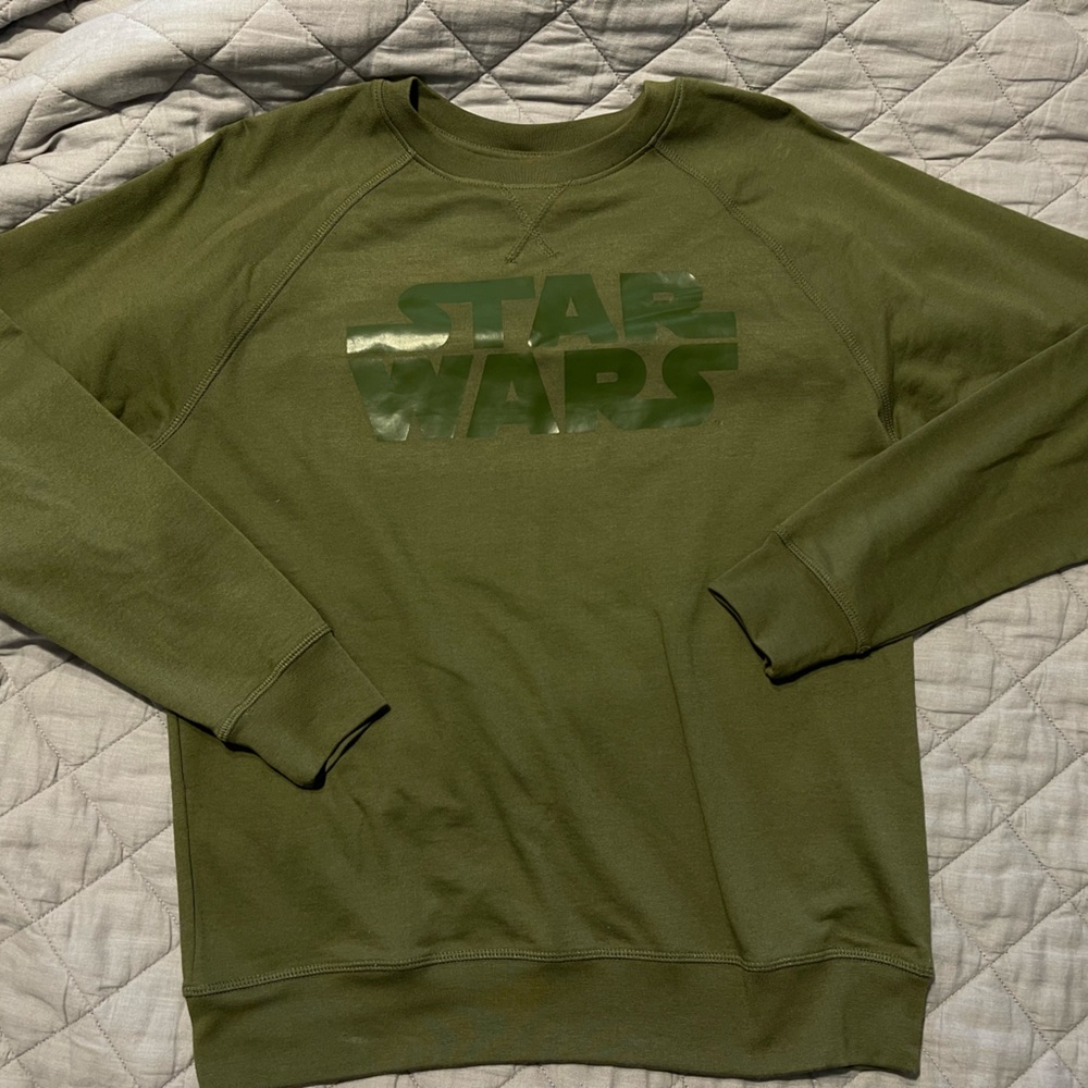 Disney Star Wars crewneck sweatshirt/long sleeve shirt